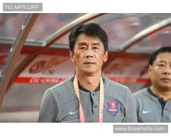 深圳羽毛球队中路突破分析与反思:战术执行与对手应对的得失之道 深圳羽毛球队中路突破分析与反思:战术执行与对手应对的得失之道